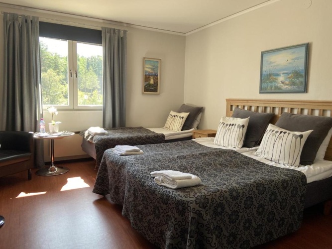 Standard Triple room