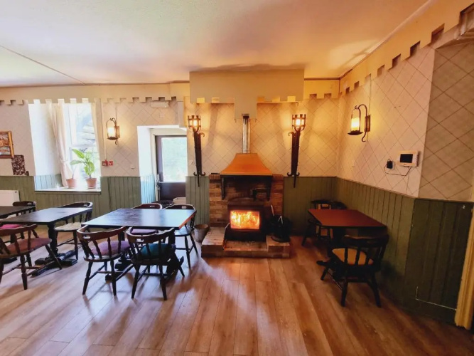 Roy Bridge Hotel