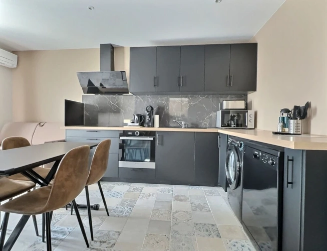 2 Bedrooms Apartment