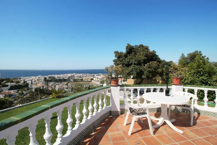 1070 Villa Rosario