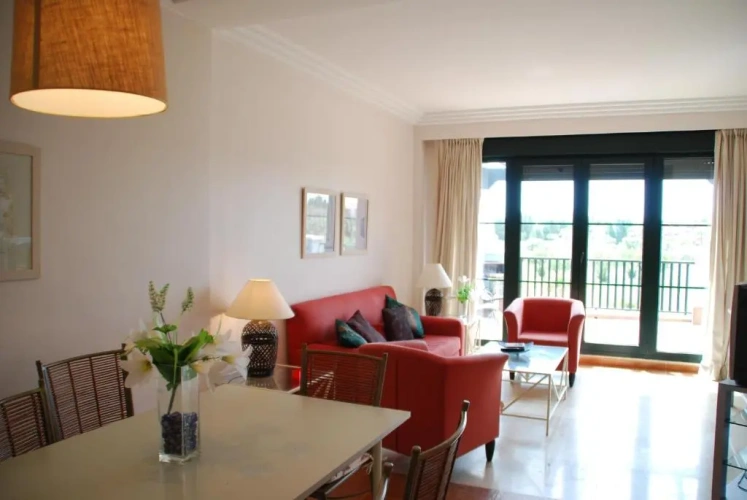 Apartment with garden view