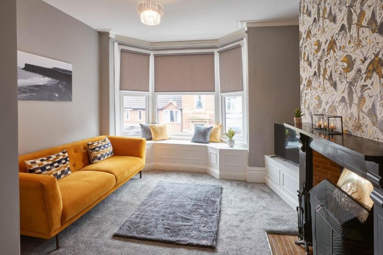 2 Bedrooms Apartment
