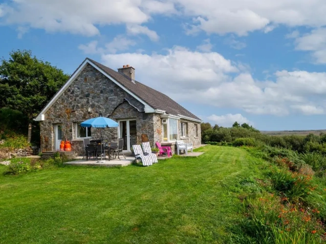 3 Bedrooms Cottage