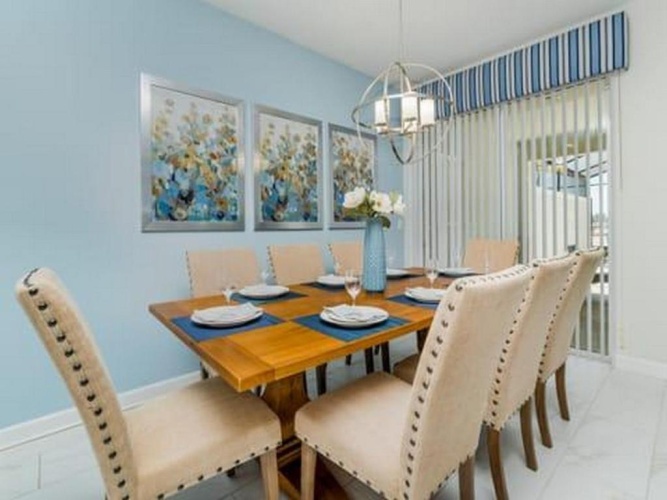 4 Bedrooms Cottage