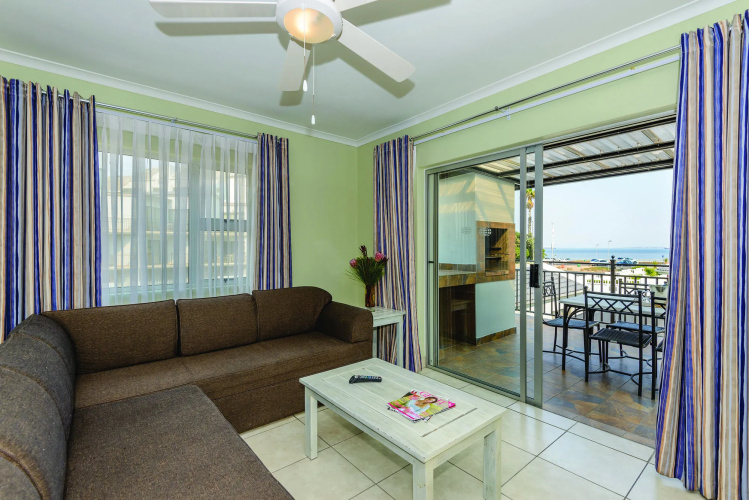 Table View Villas