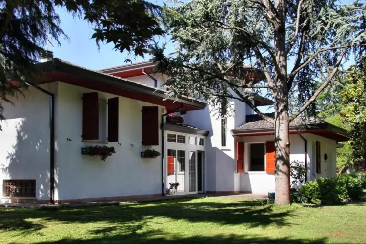 Vanessa House