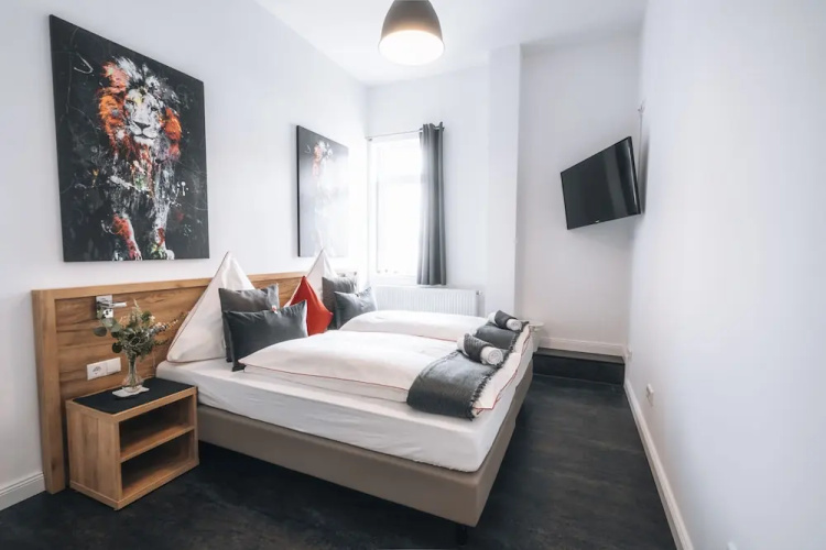 Sleep Point Hotel