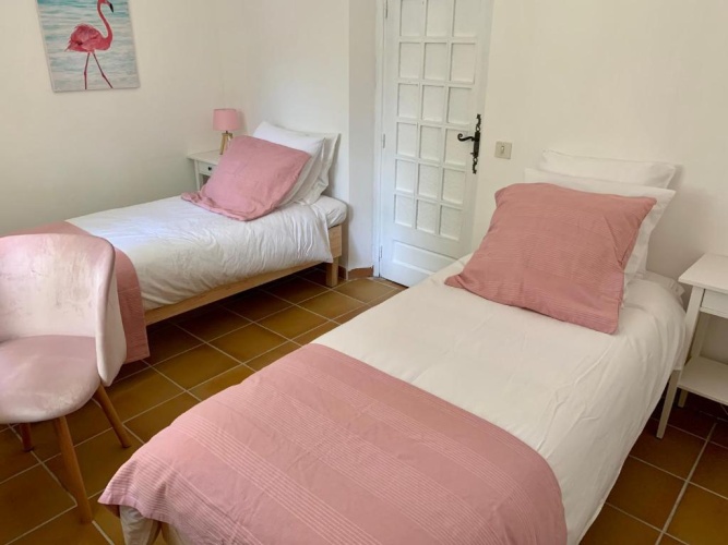 3 Bedrooms Cottage