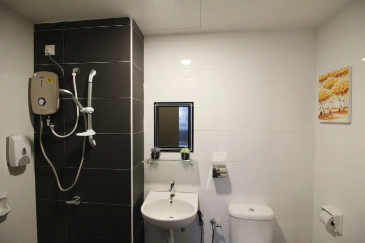 H2H Euro House