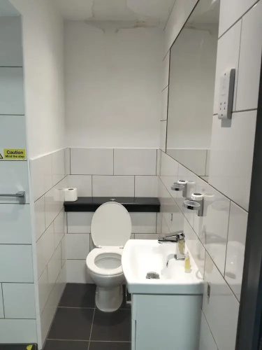 1 Bed Flat - Sleeps 2 - Parking - Wifi