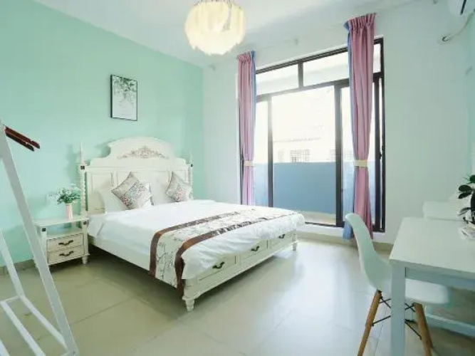 Linghai Xiaoshu Hotel