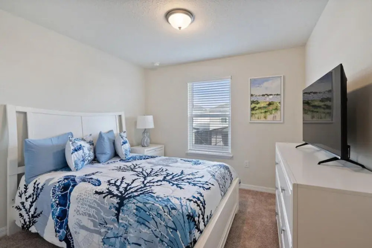 1232 Blue Island Dr