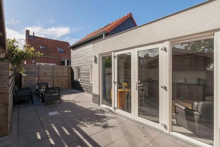 2 Bedrooms Cottage