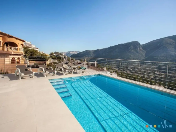 3 Bedrooms Villa
