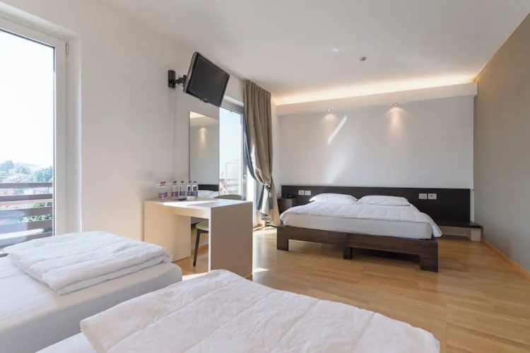 Standard Quadruple Family room with balcony