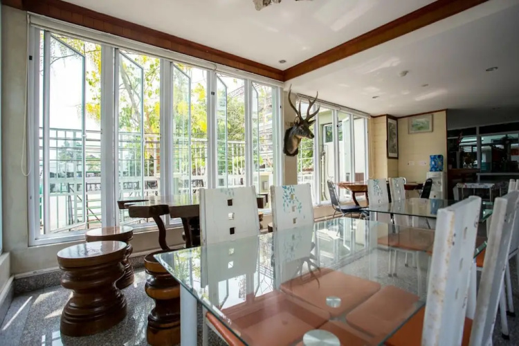 Prasongsuk Place