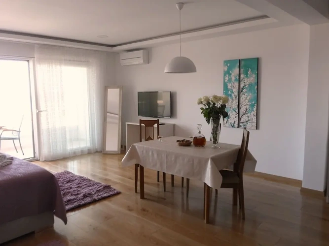 Deluxe Studio with balcony