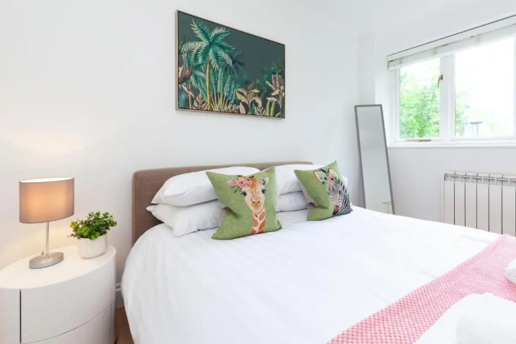 2 Bedrooms Apartment