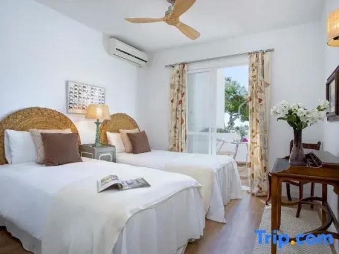 4 Bedrooms Apartment