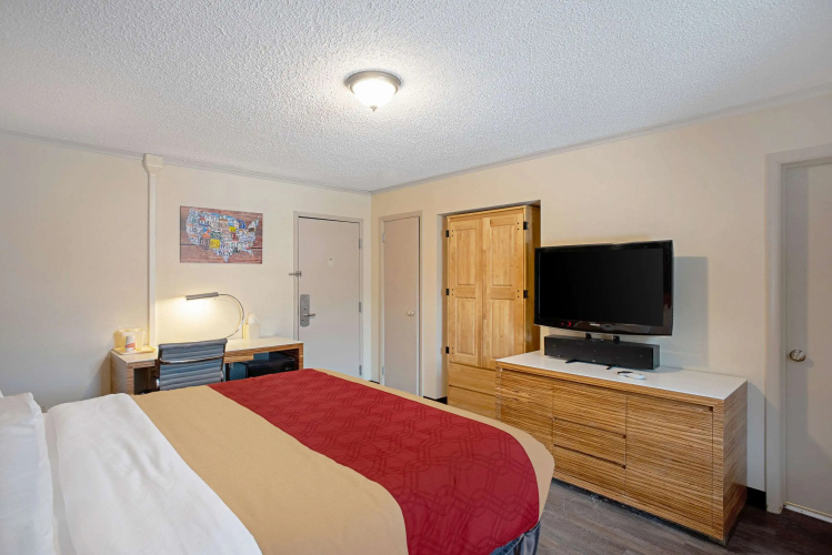 Quality Inn Frontier at U.S. Hwy 30