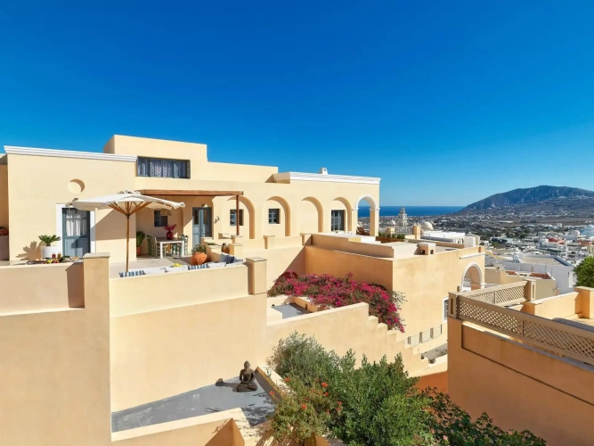 4 Bedrooms Villa