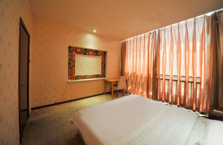 Qinhai Hotel