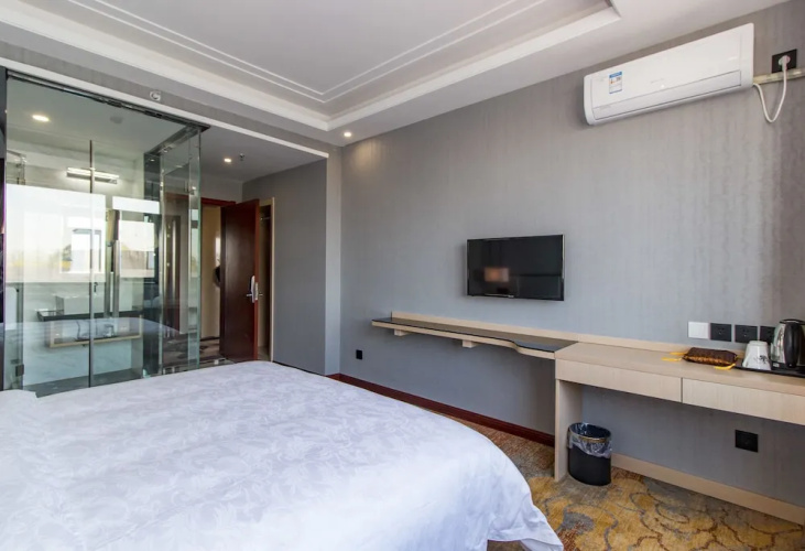 Ease Cloud Hotel