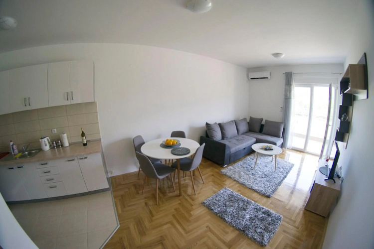 Apartman L&R