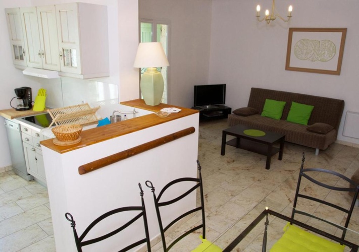 2 Bedrooms Apartment