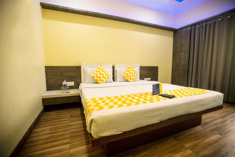 FabHotel Bee Town A.B Road