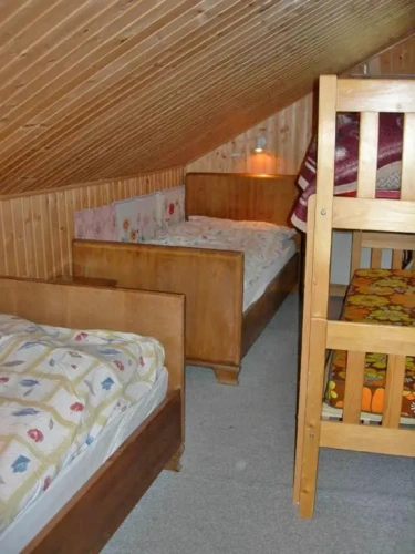 4 Bedrooms Apartment