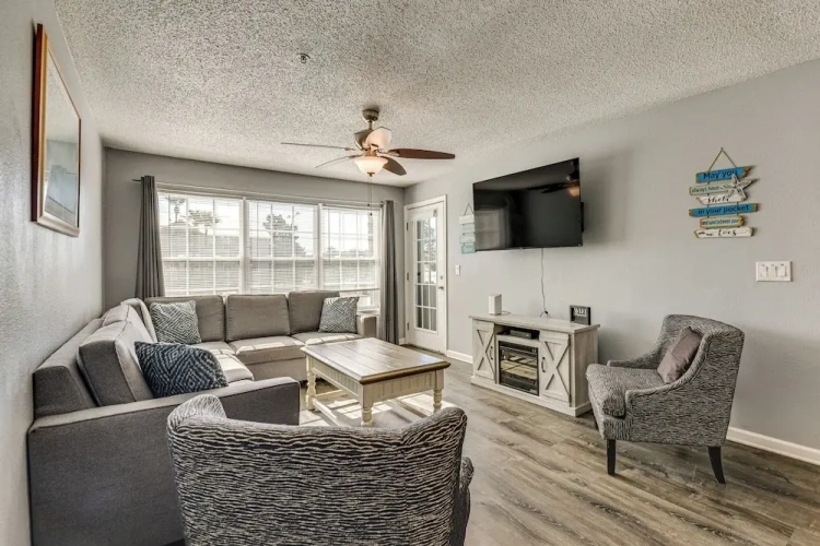 3 Bedrooms Apartment