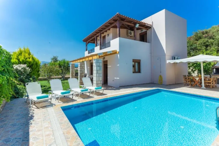 3 Bedrooms Villa