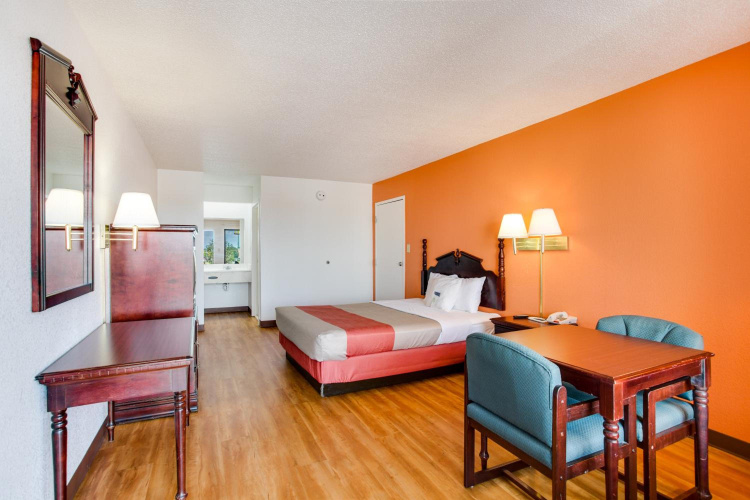 Motel 6 White House, TN