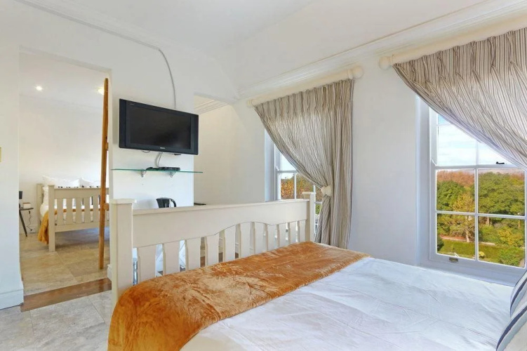Alphens Edge Boutique Retreat