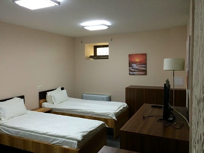Economy Twin Basement room
