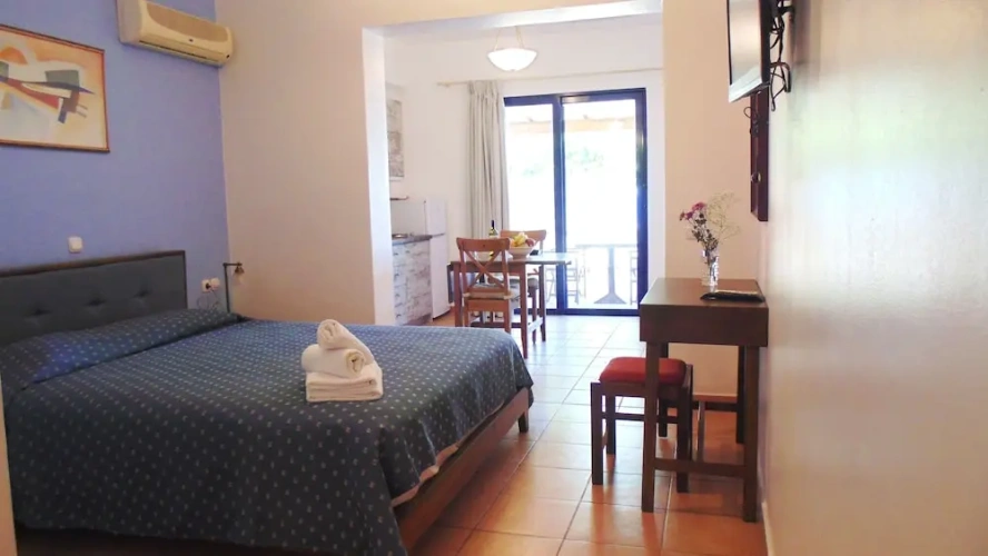 Superior Basement Studio with balcony and with sea view