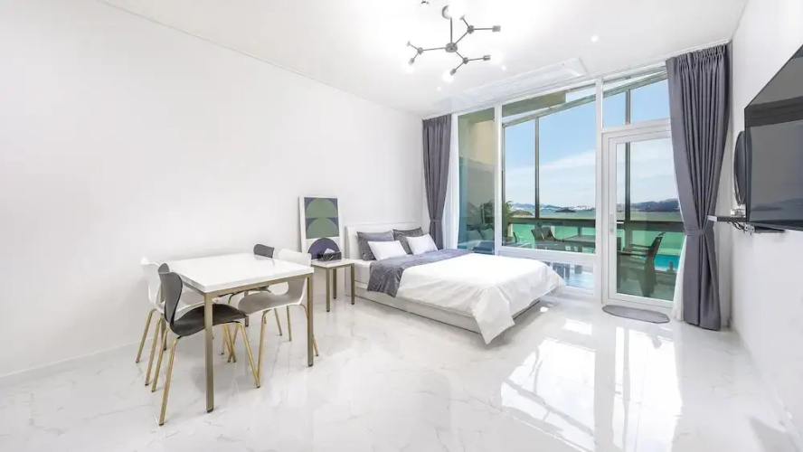 Yeosu Hemiswi SPA Pension