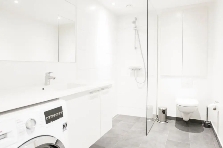 Spacious 1-bed w Private Terrace