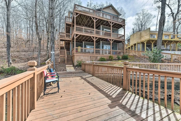 3 Bedrooms Cottage with balcony