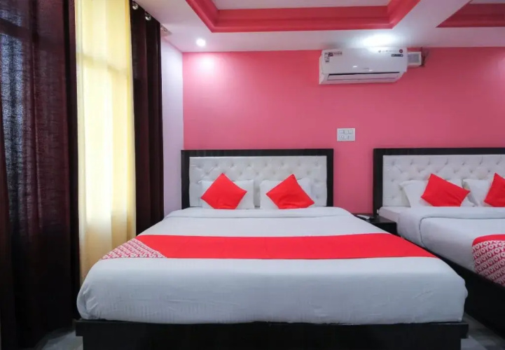 Hotel Sky Blue By OYO Rooms