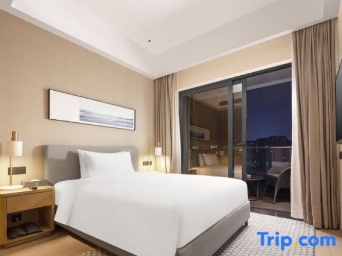 Deluxe Double Suite with balcony