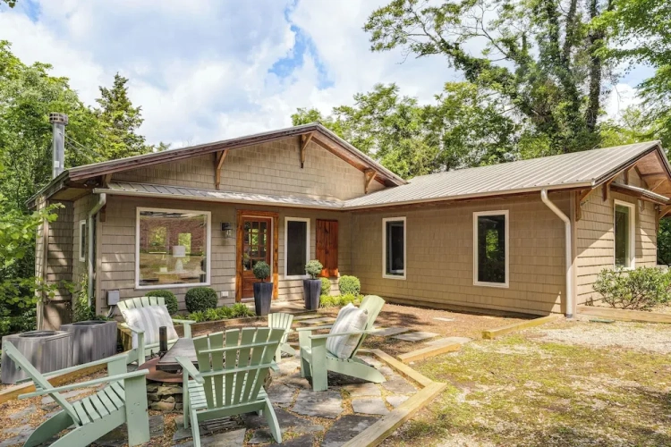 4 Bedrooms Cottage