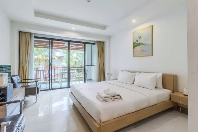1BR with Pool &Gym Prime Location C233
