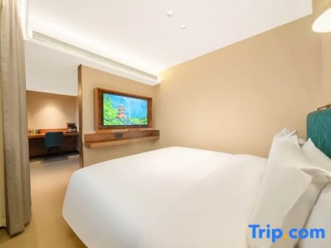 2 Bedrooms Suite with balcony