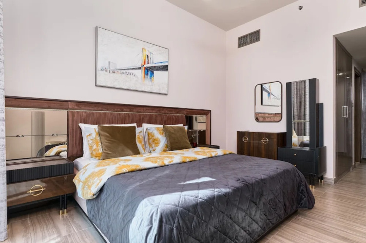 1BR view in a luxurious home