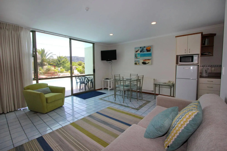 Breakers Motel Whangamata