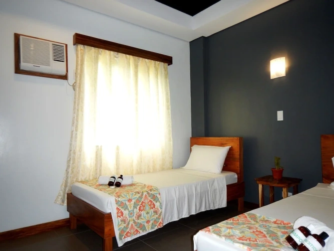 Standard Twin room with balcony