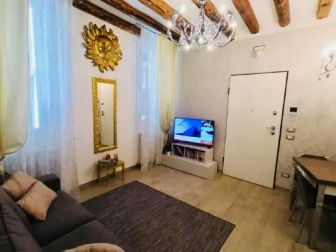 San Stae Charming Apartment
