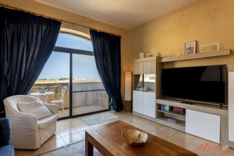 Pet Friendly Penthouse Rooftop Jacuzzi With Views